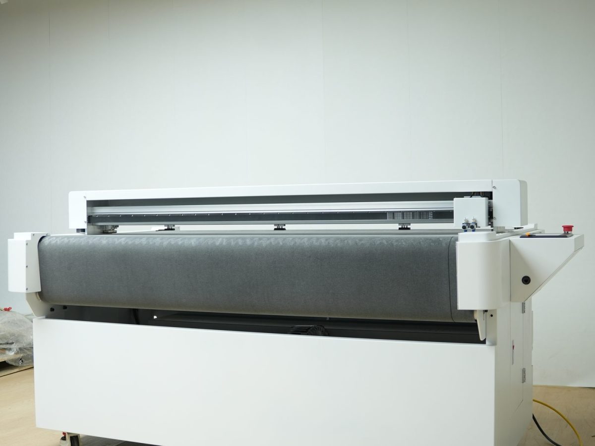ZhiTu ZT1660 Auto-Feeding Flatbed Cutter