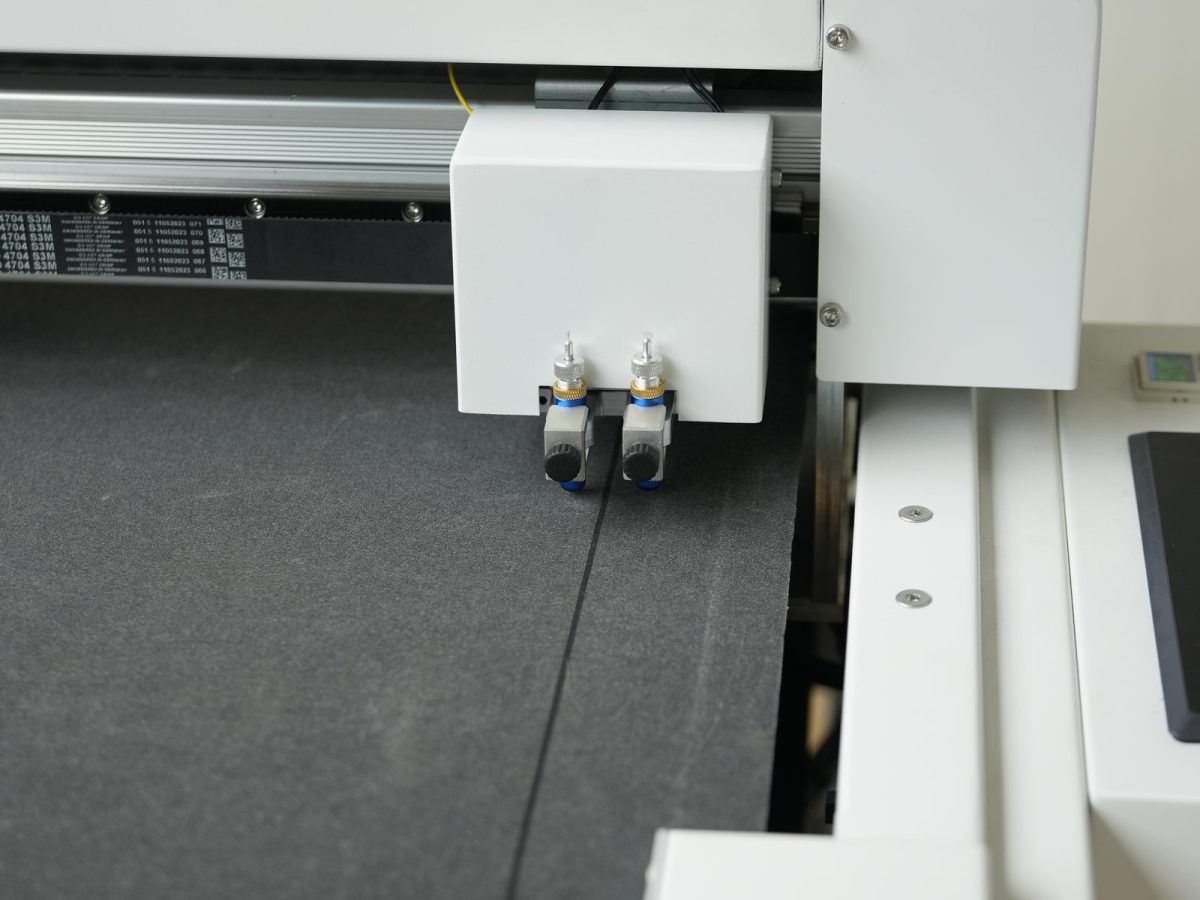 ZhiTu ZT1660 Auto-Feeding Flatbed Cutter