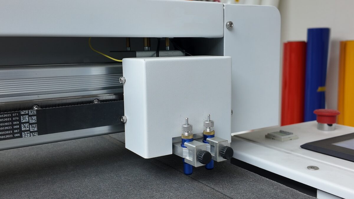 ZhiTu ZT1612 Auto-Feeding Flatbed Cutter