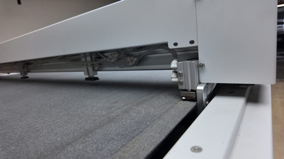 ZhiTu ZT1612 Auto-Feeding Flatbed Cutter